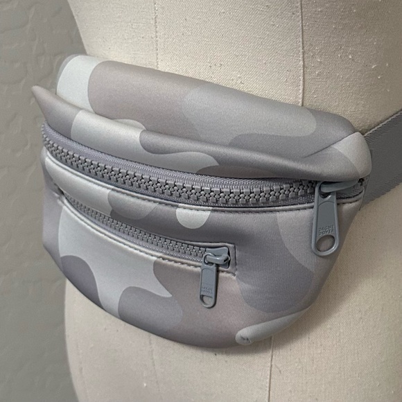 Dagne Dover Other - DAGNE DOVER GRAY CAMO NEOPRENE WATER RESISTANT ADJUSTABLE BELT BAG